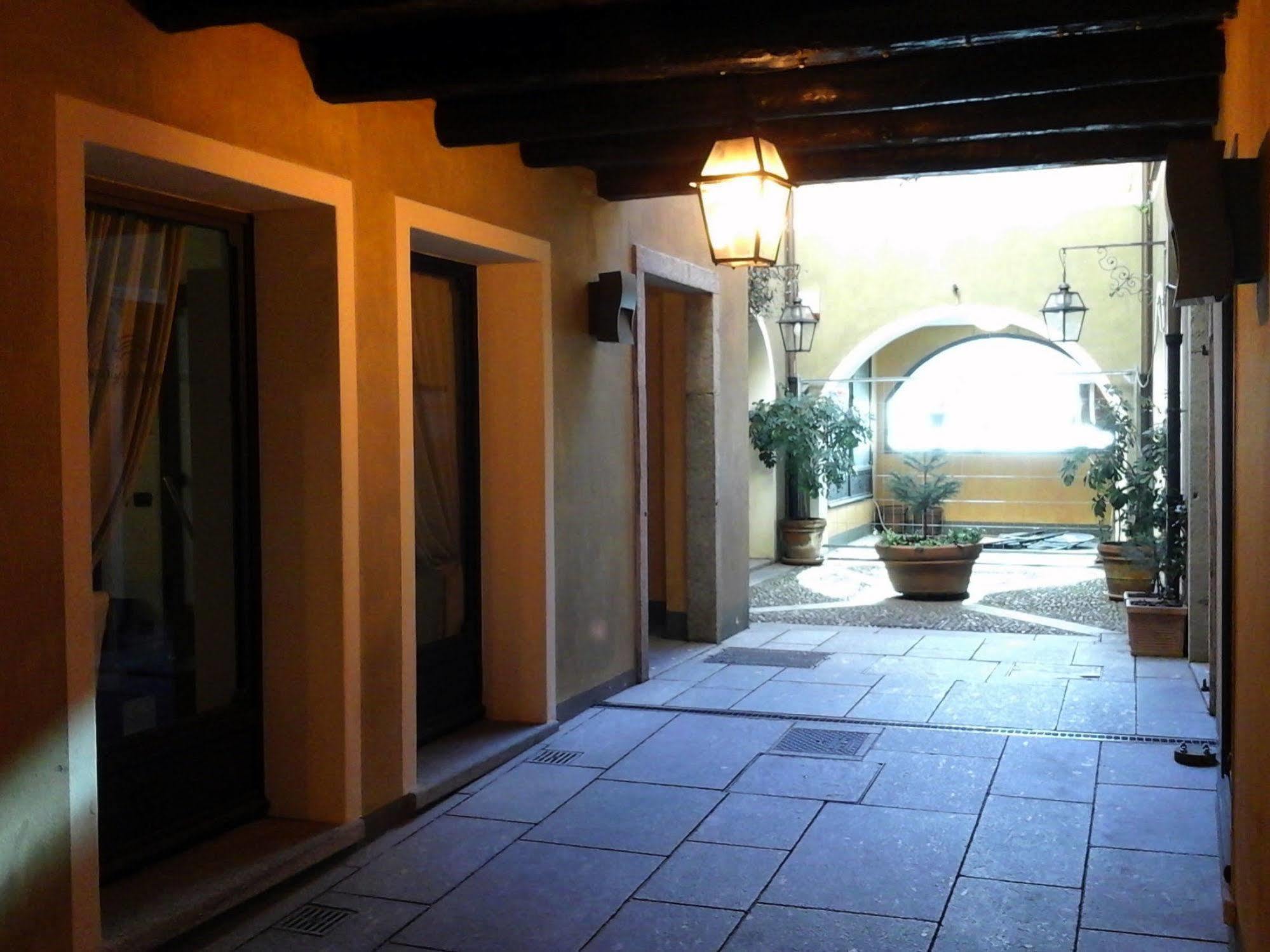 Hotel La Contrada Verbania Extérieur photo